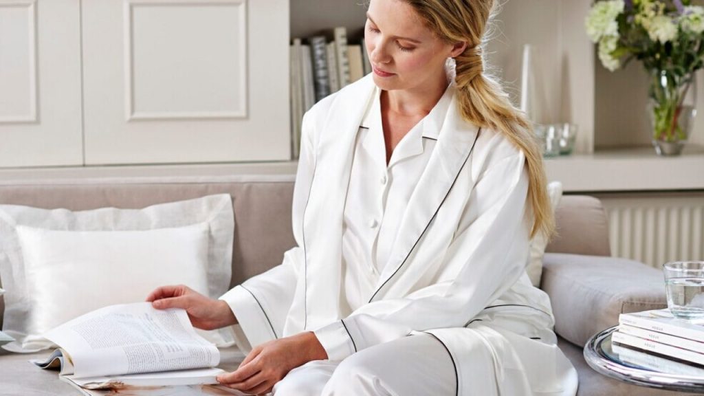 How To Choose Silk Sleepwea