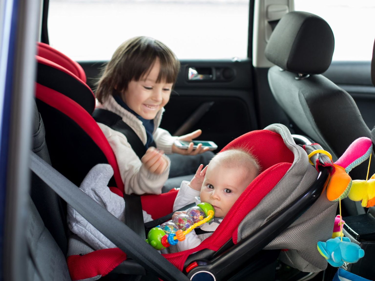 HOW TO SELECT THE BEST VEHICLE SEAT FOR A CHILD BELOW FOUR YEARS – TIPS AND MORE